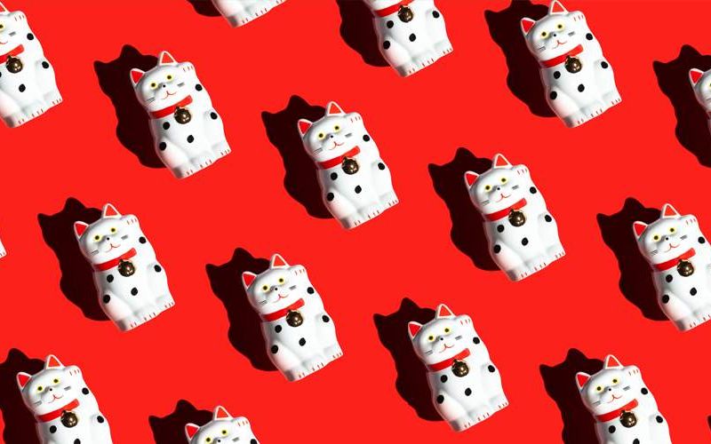 Illustration of little cat clocks.