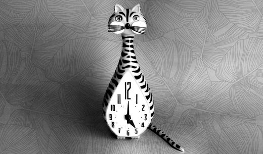 Photo of a cat clock.
